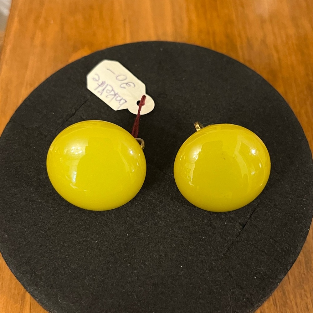 Bakelite Button Screwback Earrings
